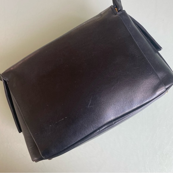 WANT LES ESSENTIALS DE LA VIE CROSSBODY LEATHER CITY BAG - Picture 5 of 10